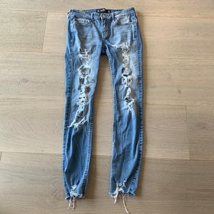 Hollister low rise super skinny size 1 jeans